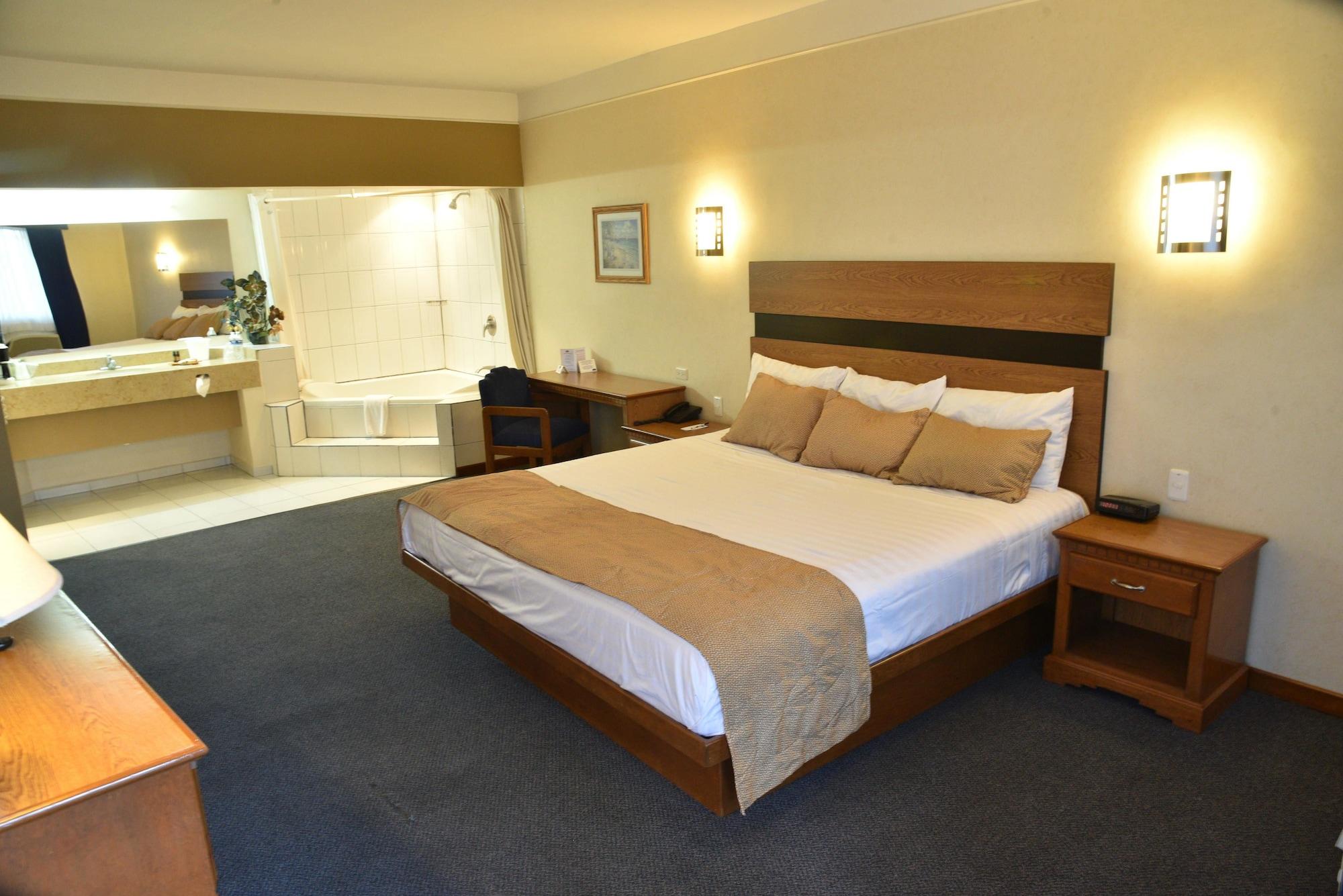 American Inn Hotel & Suites Parral Eksteriør billede