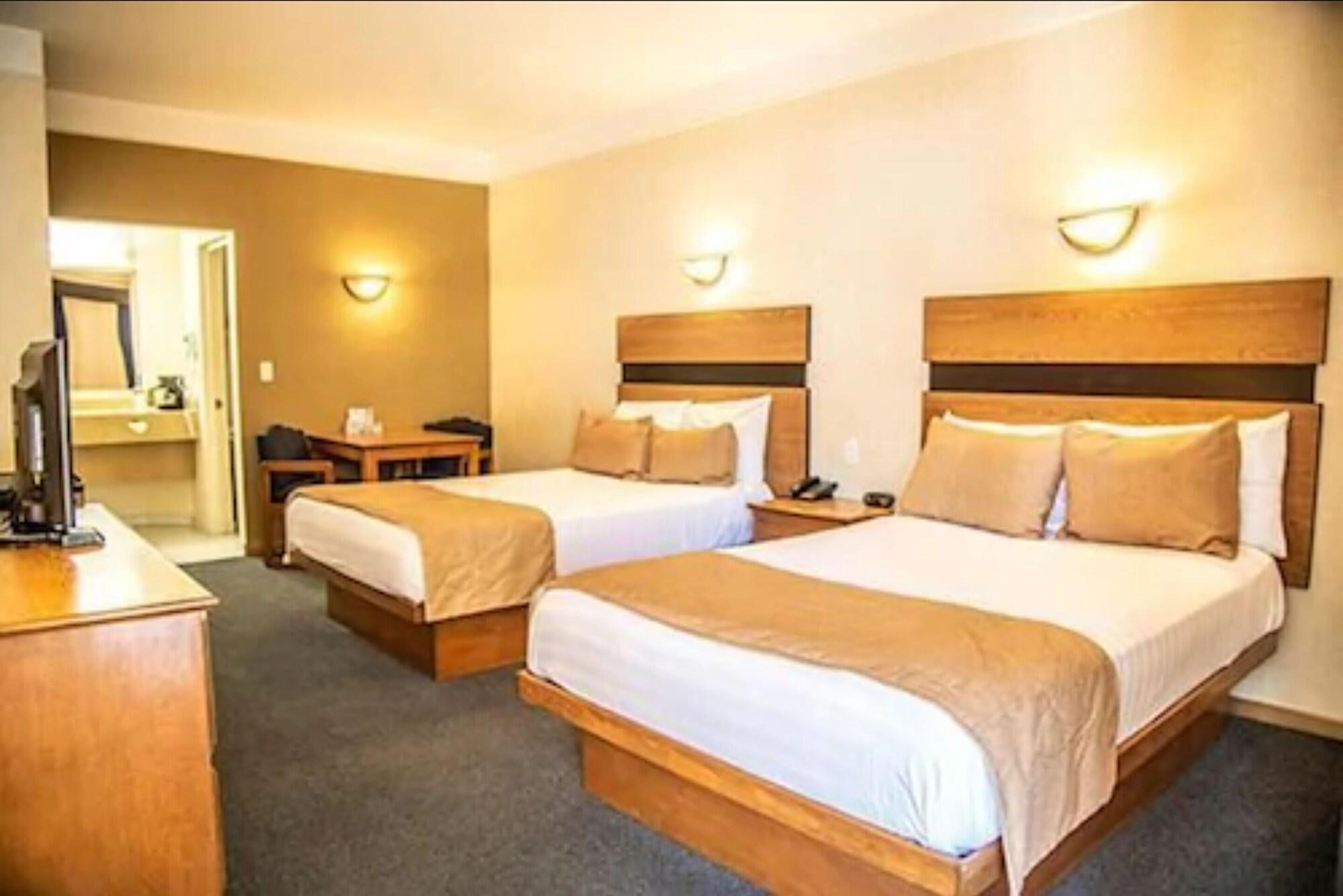 American Inn Hotel & Suites Parral Eksteriør billede