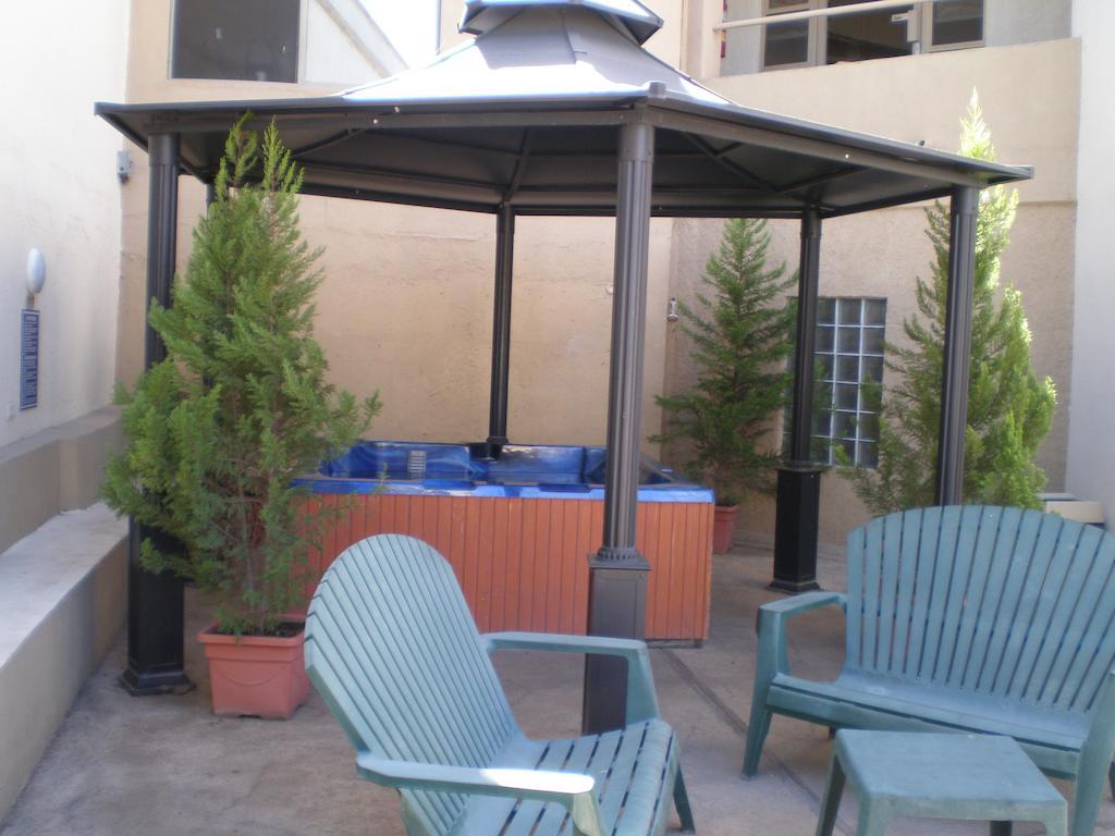 American Inn Hotel & Suites Parral Eksteriør billede