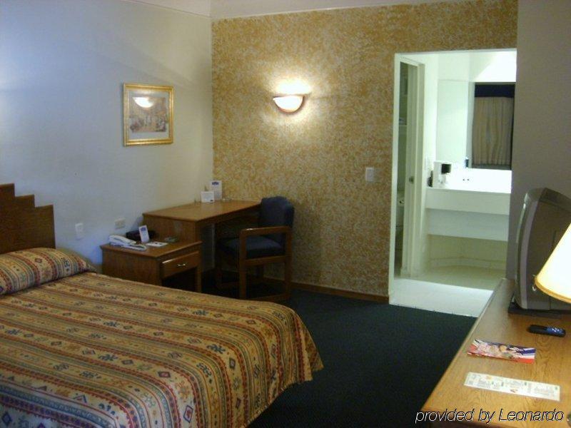 American Inn Hotel & Suites Parral Eksteriør billede